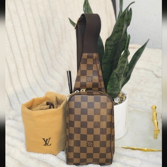 🔥🔥Beautiful Condition 🔥 😍 Authentic Louis Vuitton Geronimo Bumbag Damier - Picture 7 of 17